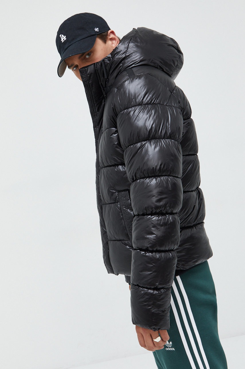 

Яке Superdry в черно със зимна изолация, Черен