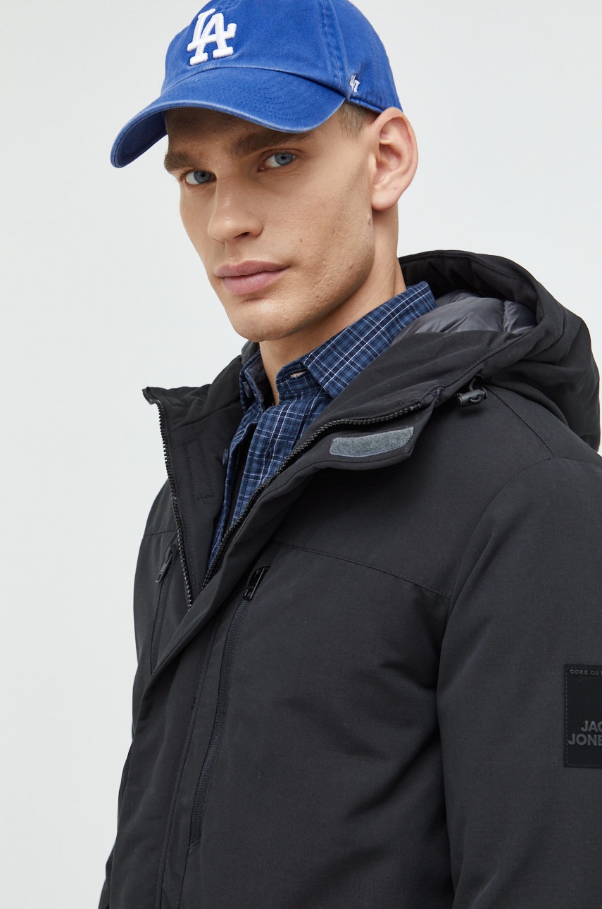 

Яке Jack & Jones Jcobach в черно с преходна изолация, Черен