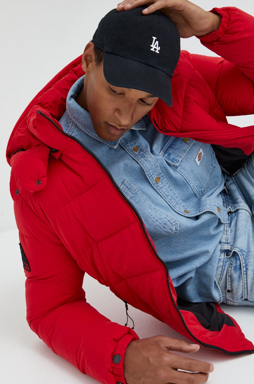 

Яке Superdry в червено със зимна изолация, Червен