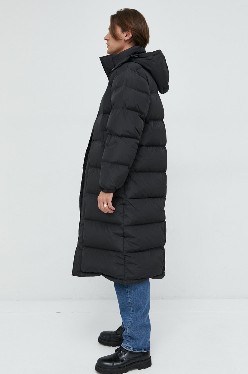 

Яке Tommy Jeans в черно със зимна изолация, Черен