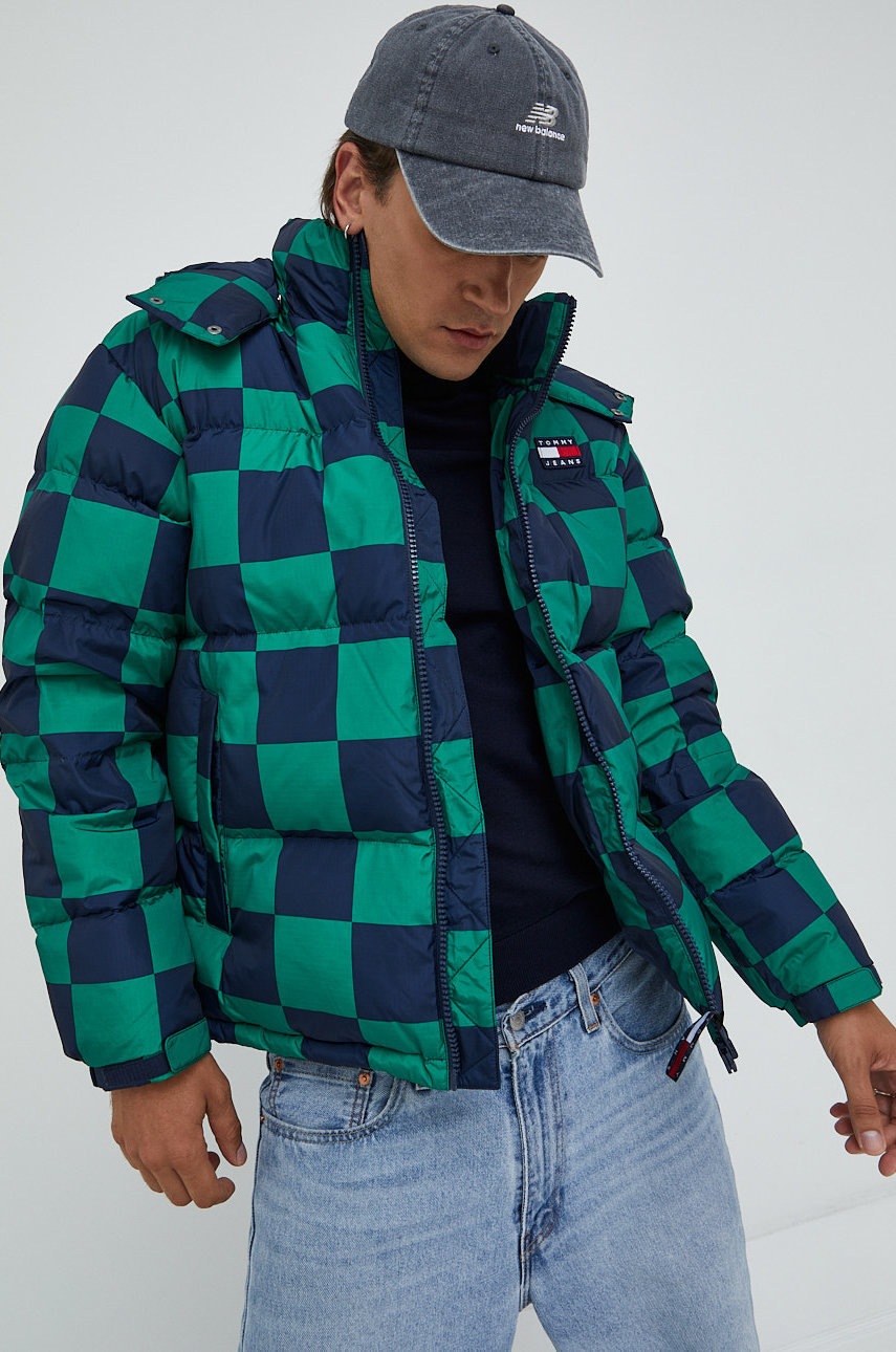 

Пухено яке Tommy Jeans в зелено със зимна изолация, Зелен