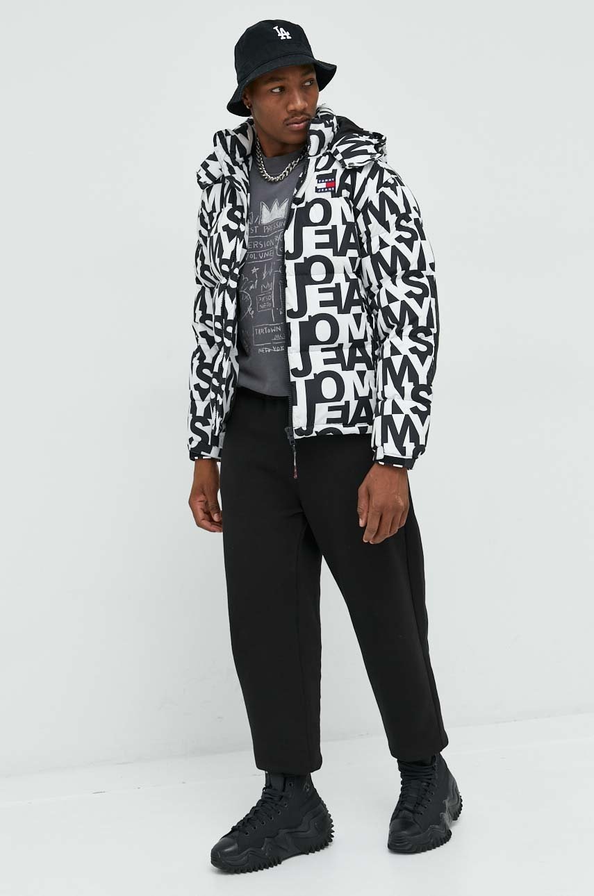 

Пуховая куртка Tommy Jeans мужская цвет чёрный зимняя