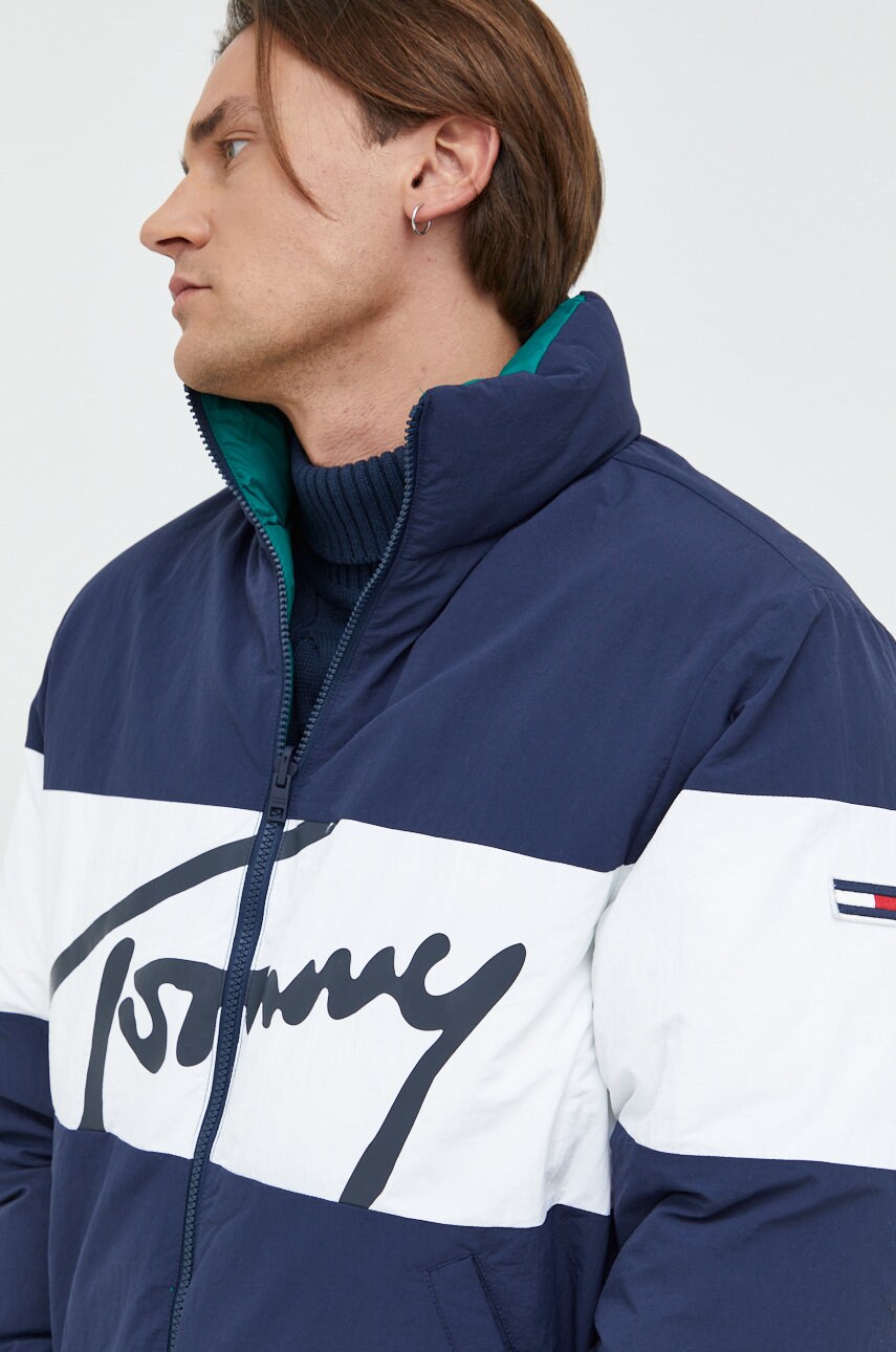 Tommy Jeans geaca cu doua fete barbati, culoarea albastru marin, de iarna