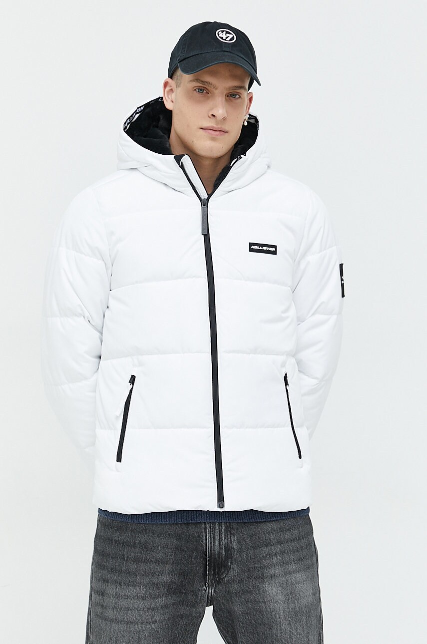 

Яке Hollister Co. в бяло със зимна изолация, Бял