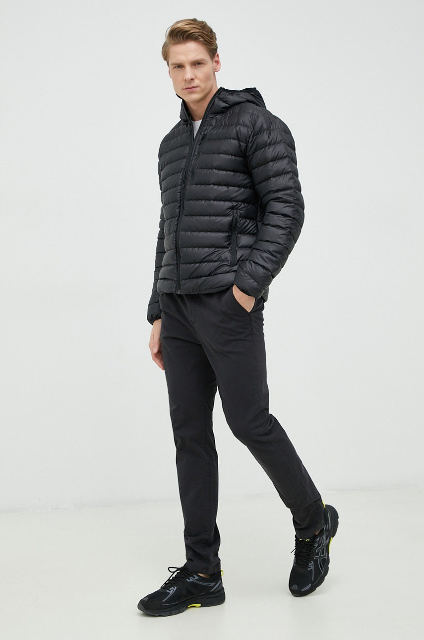 

Спортивна пухова куртка Marmot Highlander колір чорний