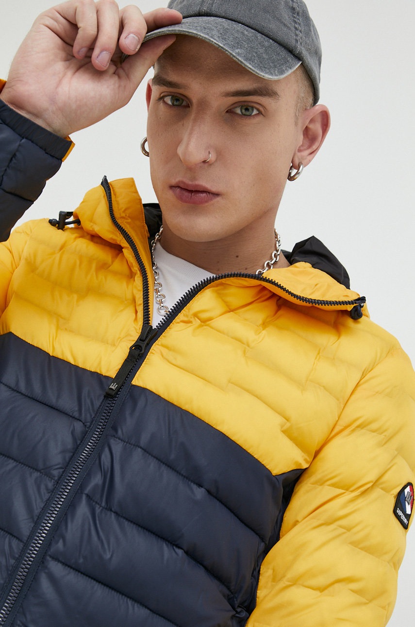 

Яке Superdry в жълто с преходна изолация, Жълт