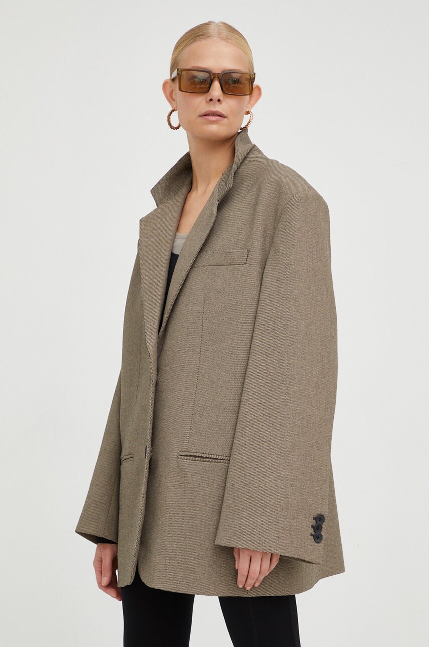 By malene birger sacou culoarea maro, un singur rand de nasturi, modelator