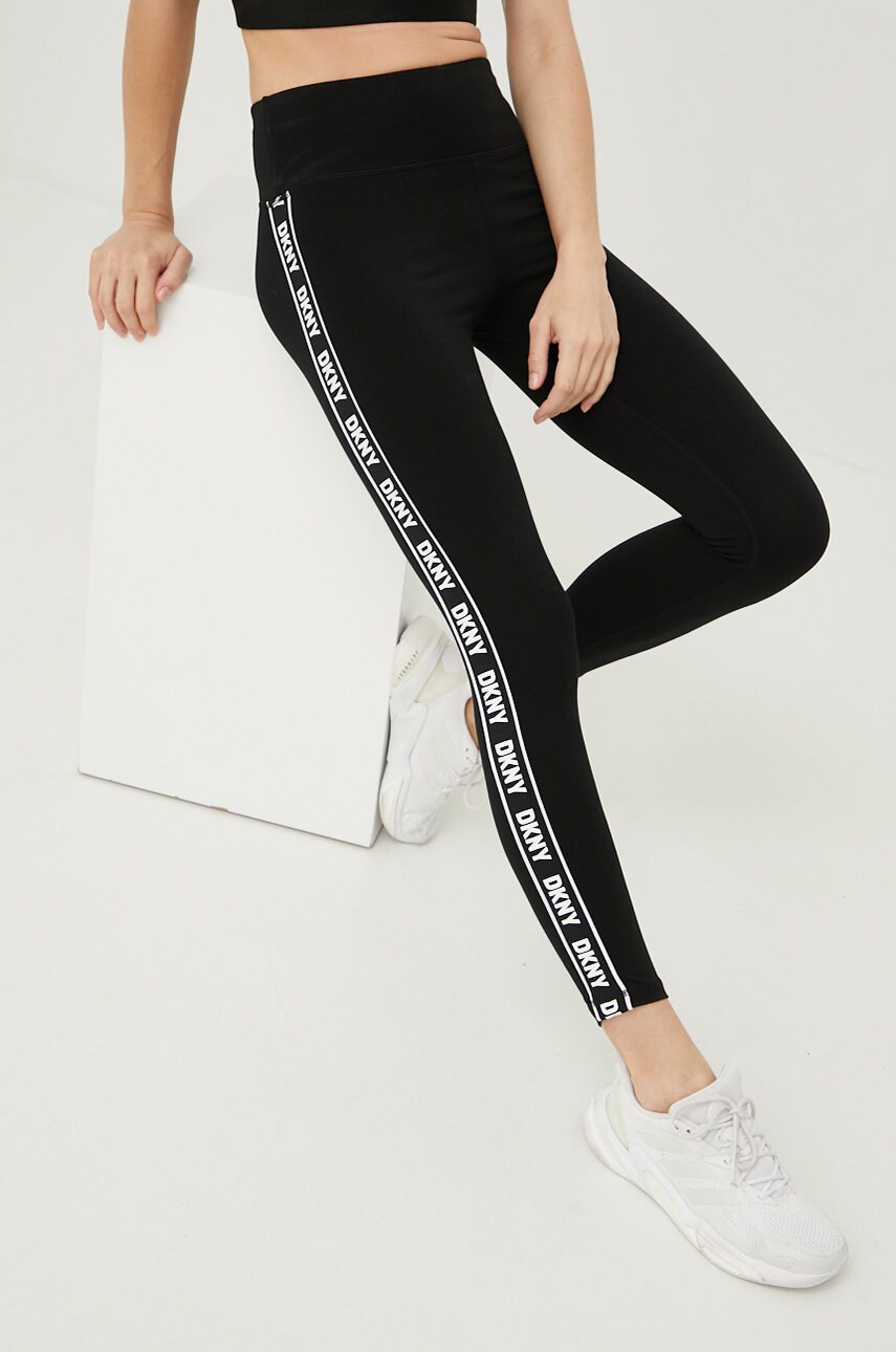

Клин Dkny в черно с принт, Черен