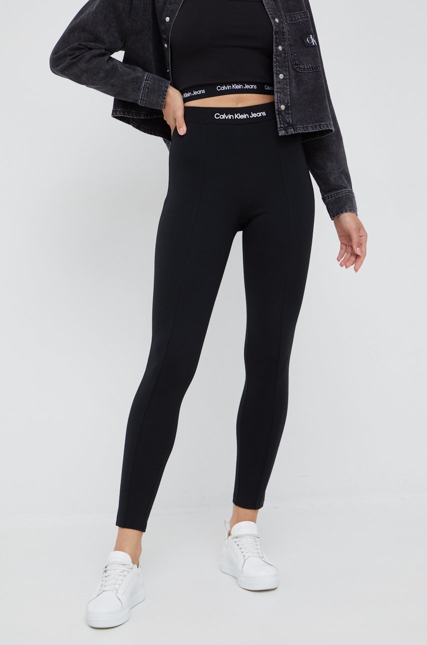 

Клин Calvin Klein Jeans в черно с изчистен дизайн, Черен