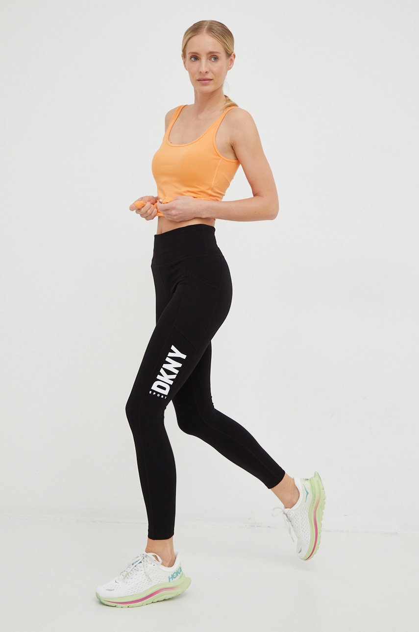 

Клин Dkny в черно с принт, Черен