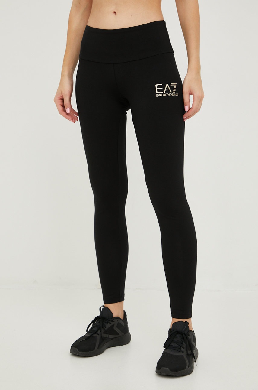 

Клин EA7 Emporio Armani в черно с принт, Черен