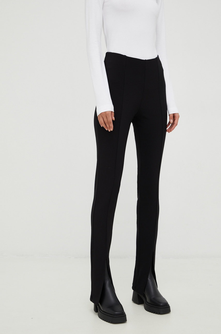 

Клин Vero Moda в черно с изчистен дизайн, Черен