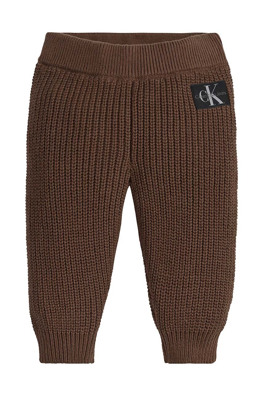 

Детски памучен панталон Calvin Klein Jeans в кафяво с изчистен дизайн, Кафяв