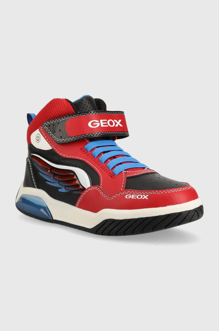 

Детские кроссовки Geox цвет красный