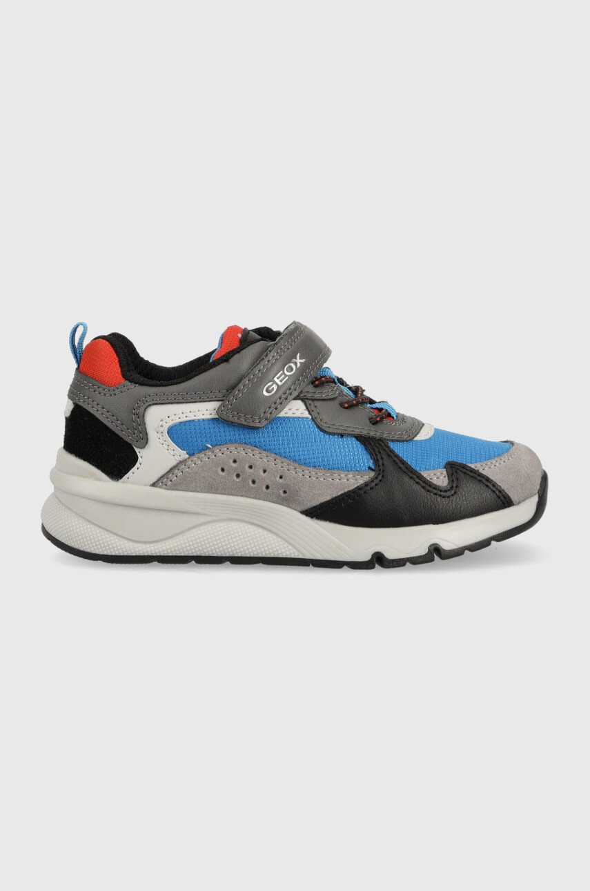 

Детски маратонки Geox в сиво, Сив