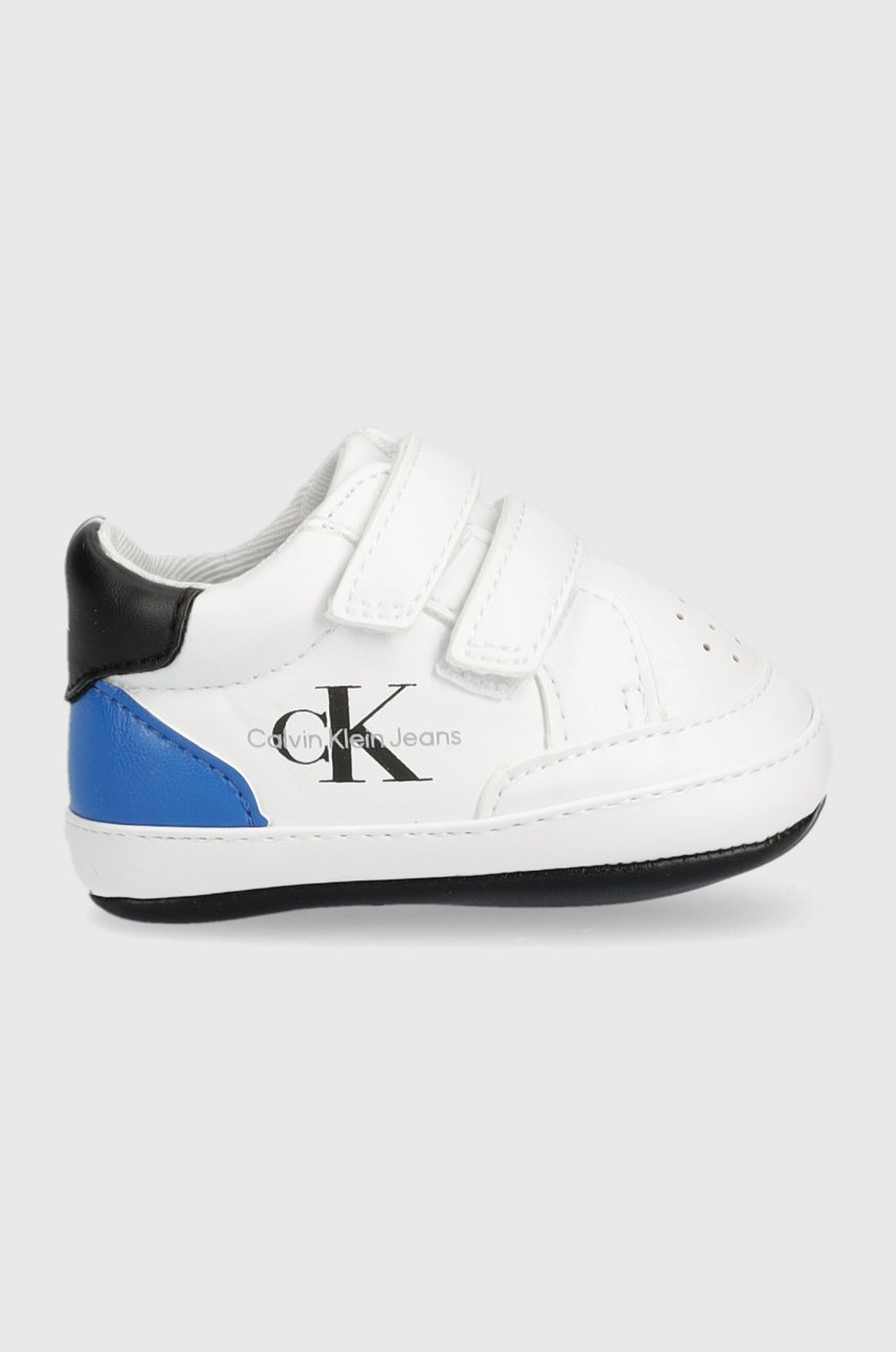 

Бебешки обувки Calvin Klein Jeans в бяло, Бял
