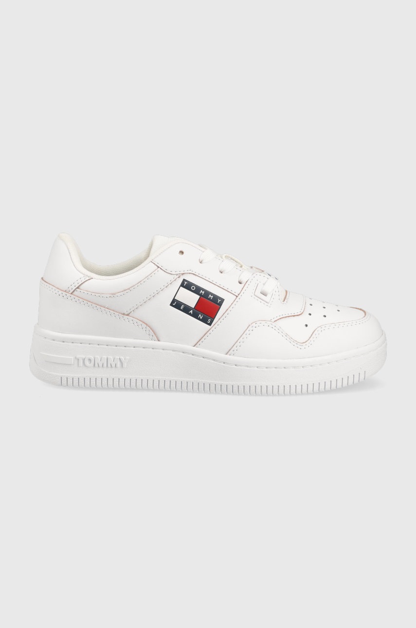 

Кожени маратонки Tommy Jeans Etch Basket в бяло, Бял