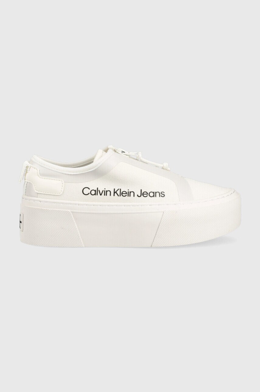 

Ниски кецове Calvin Klein Jeans Vulcanized Flatform в бяло, Бял