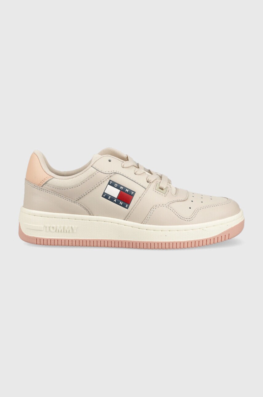 

Маратонки Tommy Jeans Tommy Jeans Retro Basket Wmn Ess в бежово, Бежов