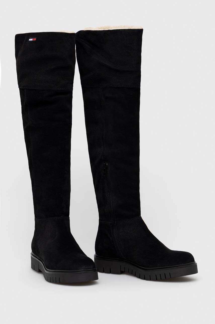 

Замшевые сапоги Tommy Jeans Warmlined Long Boot женские цвет чёрный на платформе с утеплением