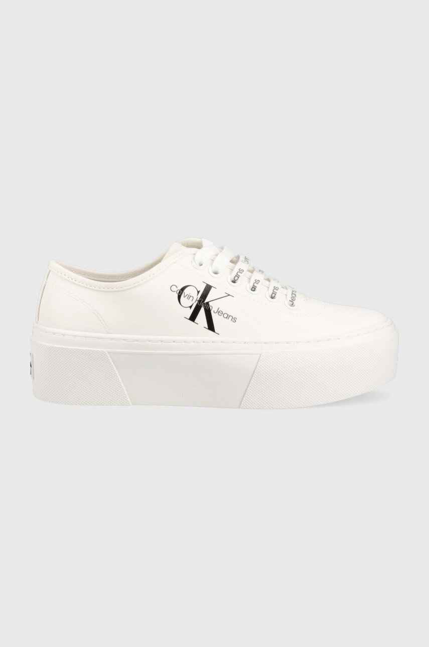 

Маратонки Calvin Klein Jeans Cupsole Flatform Laceup в бяло, Бял