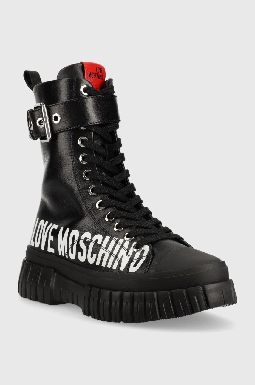 

Кожаные полусапоги Love Moschino женские цвет чёрный на платформе