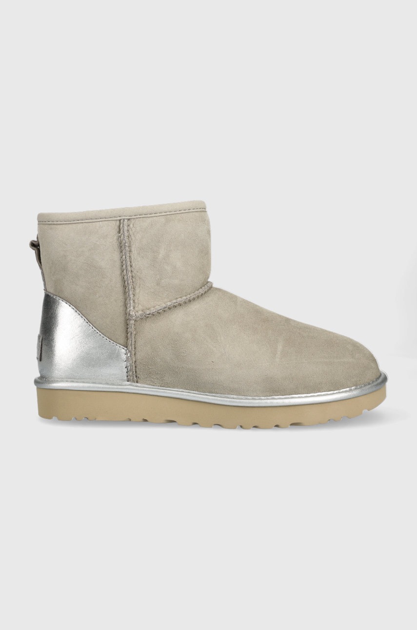 

Велурени апрески UGG W Classic Mini Shine в сиво, Сив