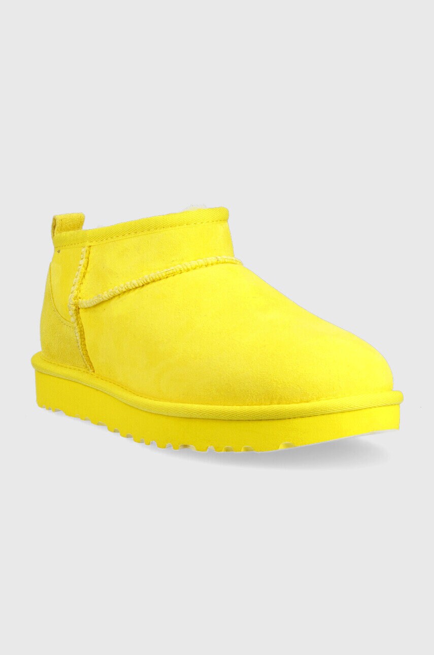 

Замшеві чоботи UGG W Classic Ultra Mini колір жовтий