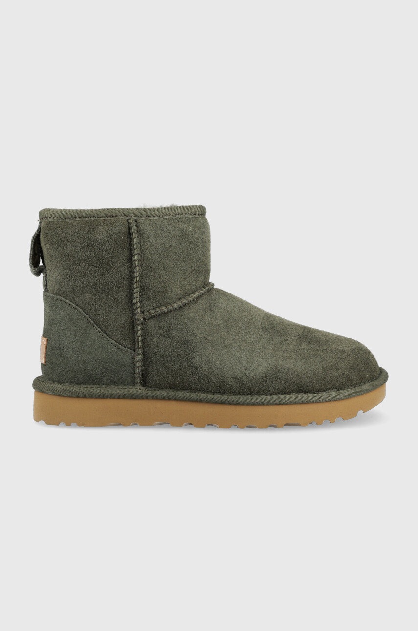 

Велурени апрески UGG W Classic Mini Ii в зелено, Зелен