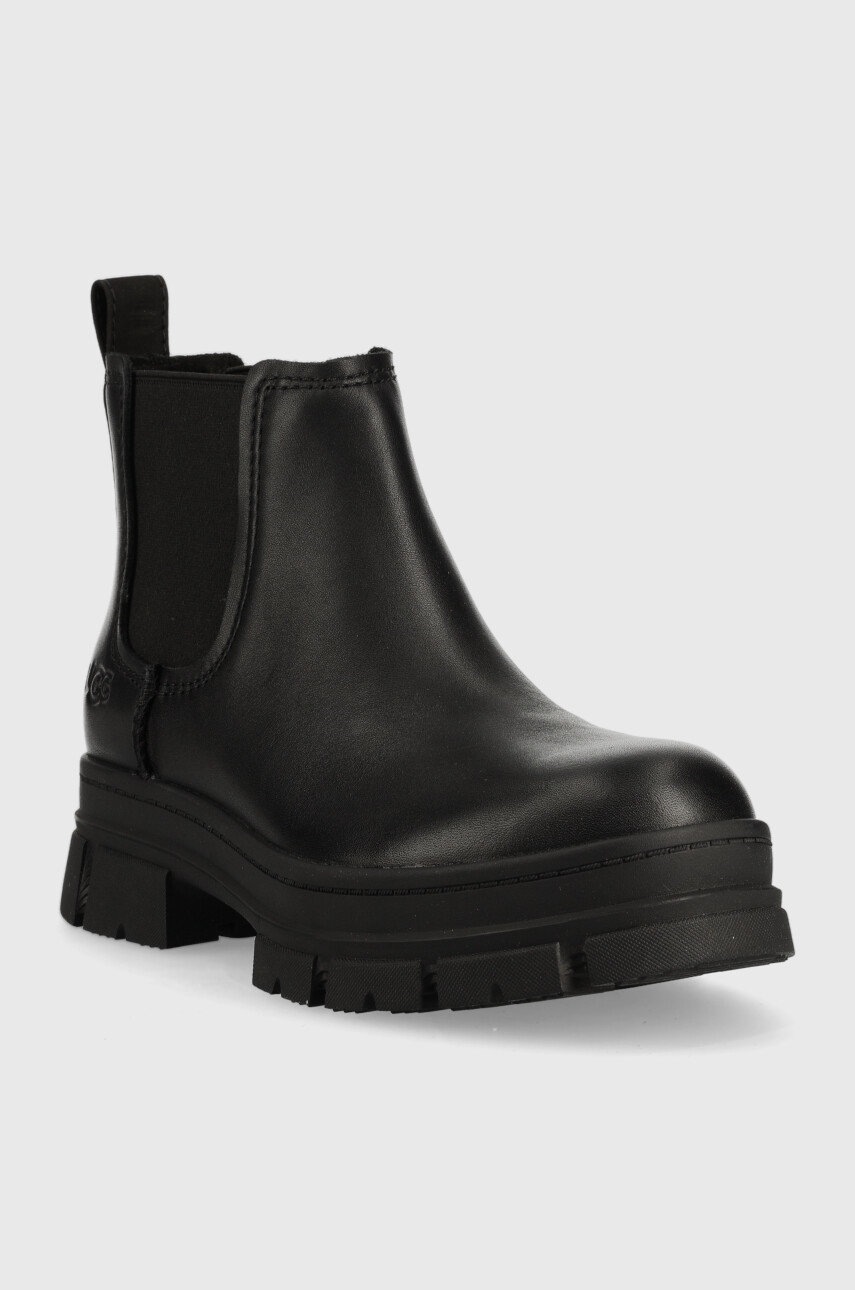 

Кожаные полусапоги UGG W Ashton Chelsea женские цвет чёрный на платформе