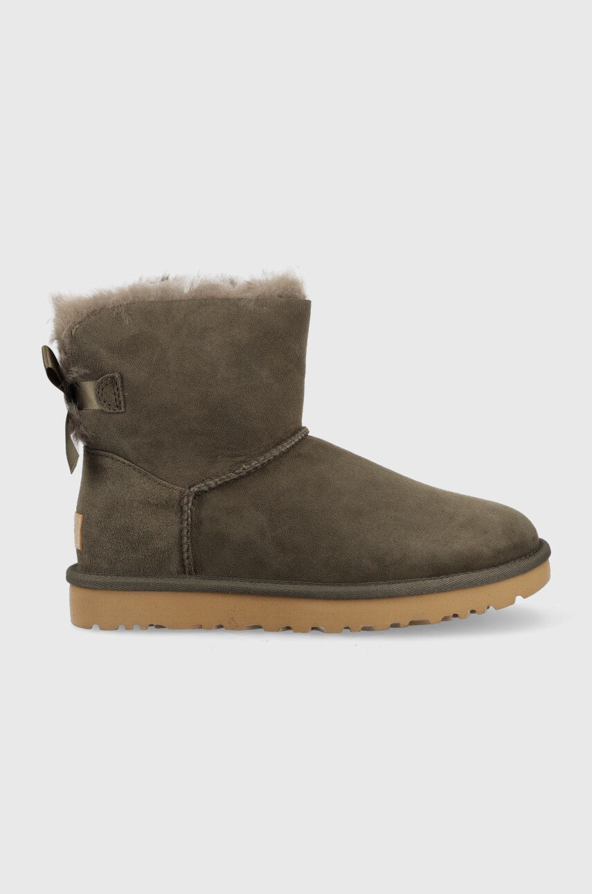 UGG cizme de zapada din piele intoarsa Mini Bailey Bow Ii culoarea verde
