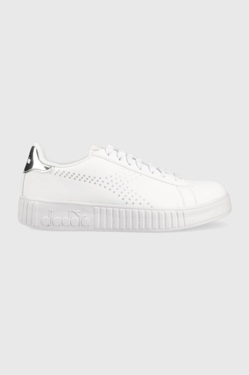 Sneakers boty Diadora bílá barva - bílá -  Svršek: Umělá hmota Vnitřek: Textilní materiál