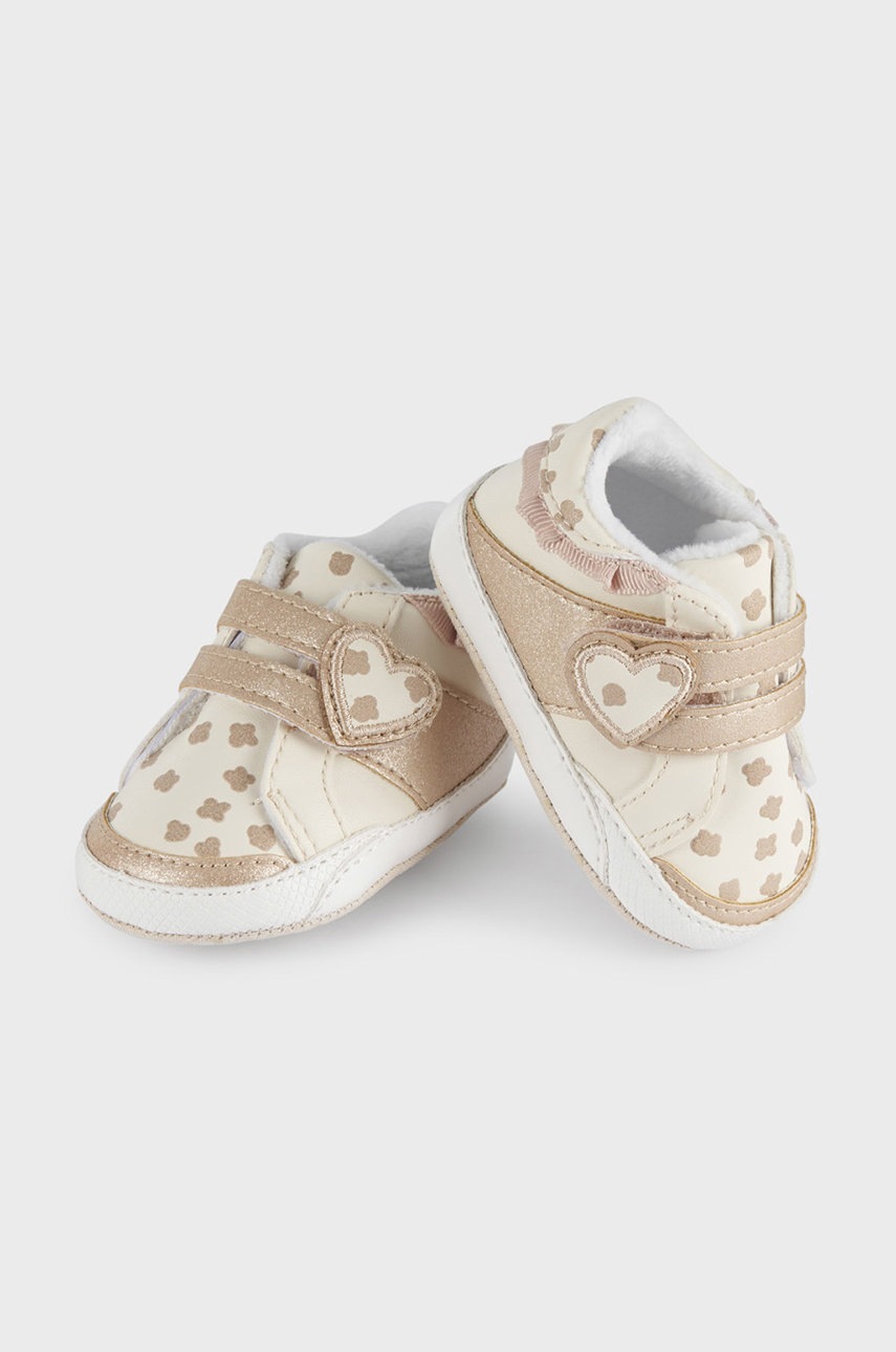 

Бебешки обувки Mayoral Newborn в бежово, Бежов