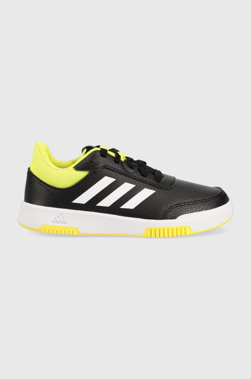 

Детски маратонки adidas в черно, Черен