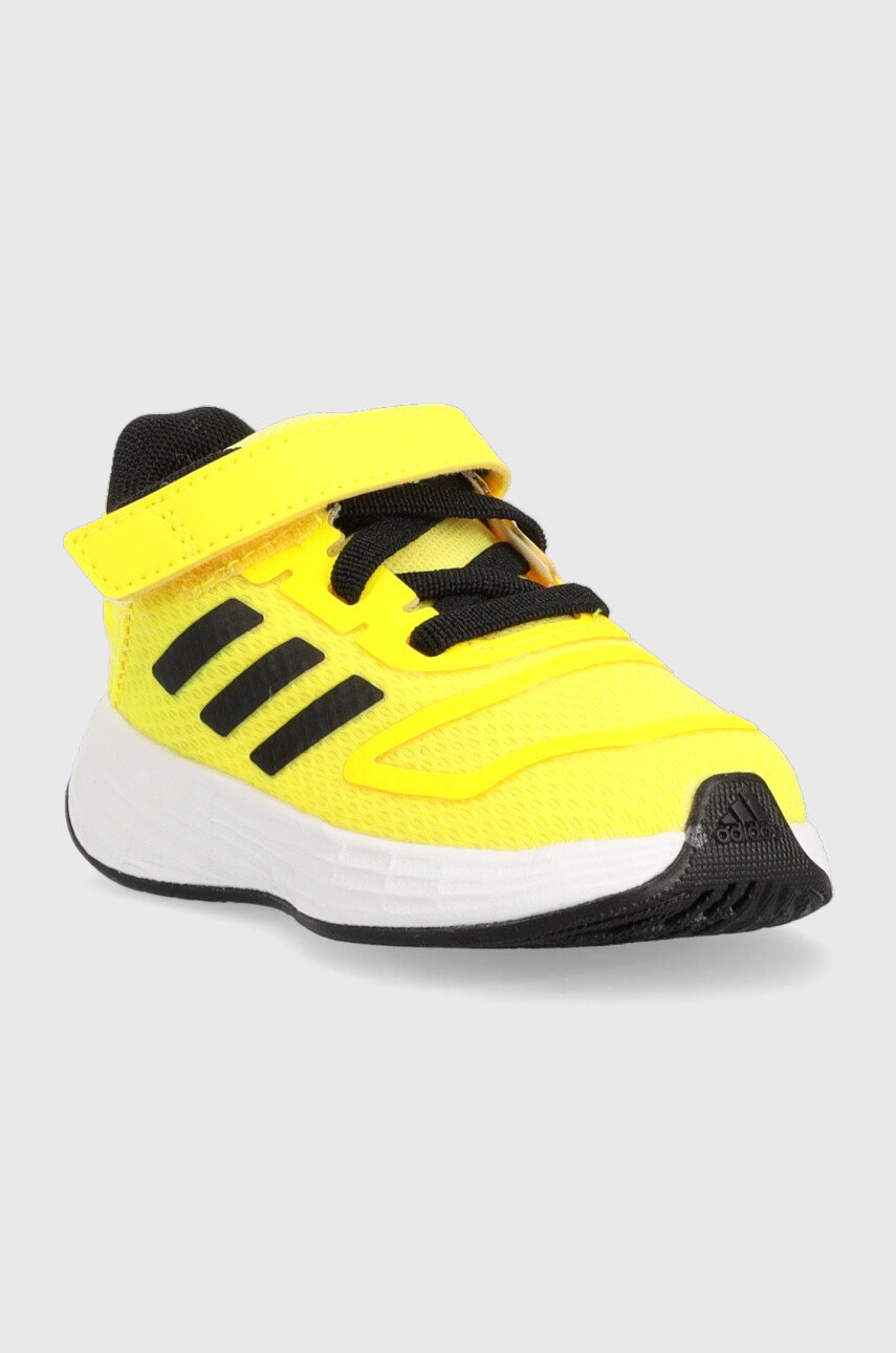 

Дитячі кросівки adidas колір жовтий