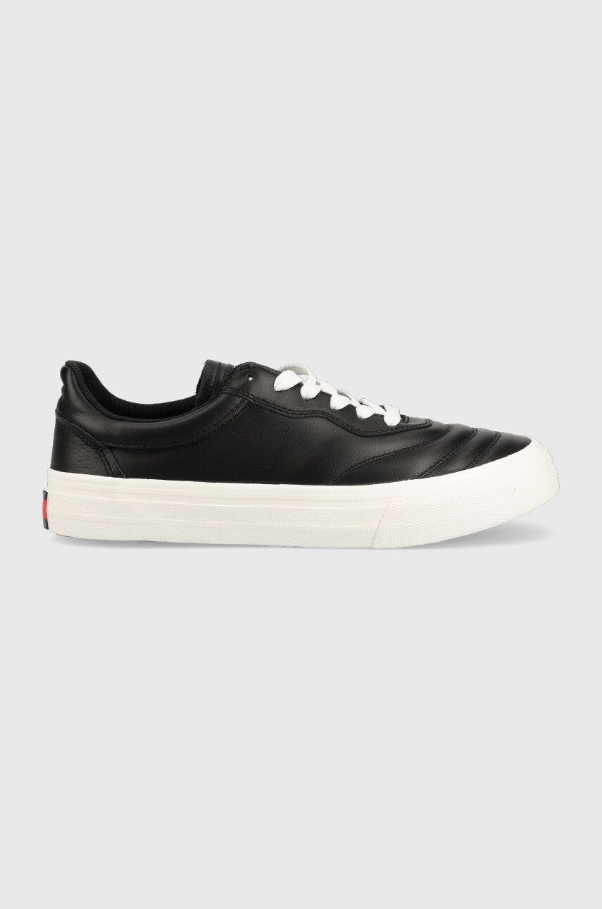 Levně Kožené sneakers boty Tommy Jeans Leather Soccer Vulc černá barva