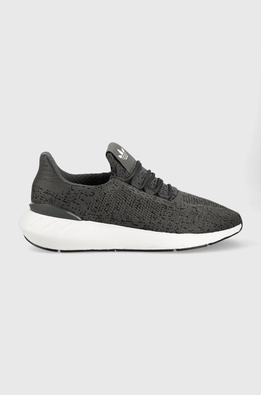 

Маратонки adidas Originals Swift Run в сиво, Сив