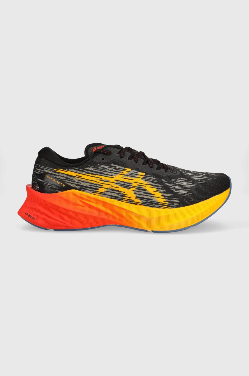 

Маратонки Asics Novablast 3 в черно, Черен