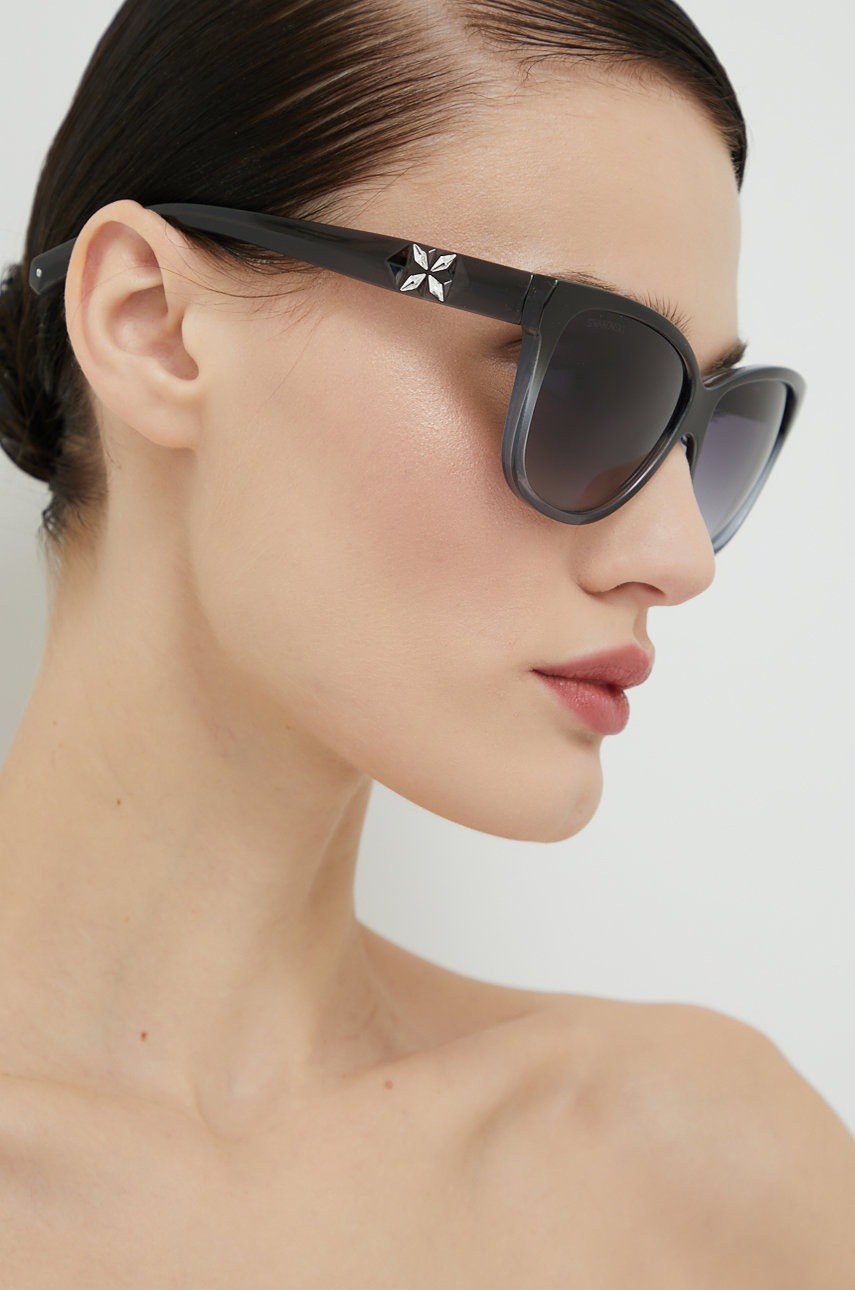 

Слънчеви очила Swarovski в черно, Черен