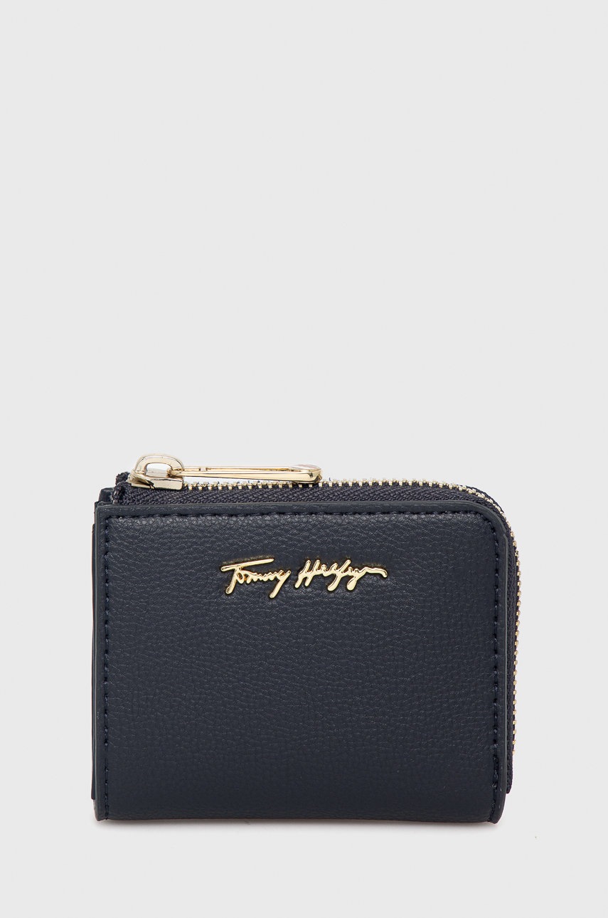 penezenka-tommy-hilfiger-tmavomodra-barva
