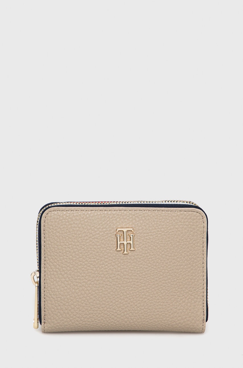 

Портфейл Tommy Hilfiger дамски в бежово, Бежов