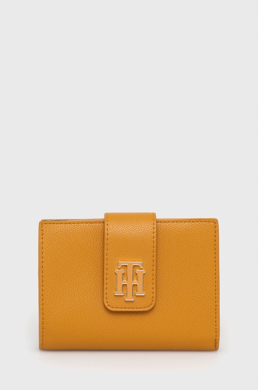 penezenka-tommy-hilfiger-zluta-barva