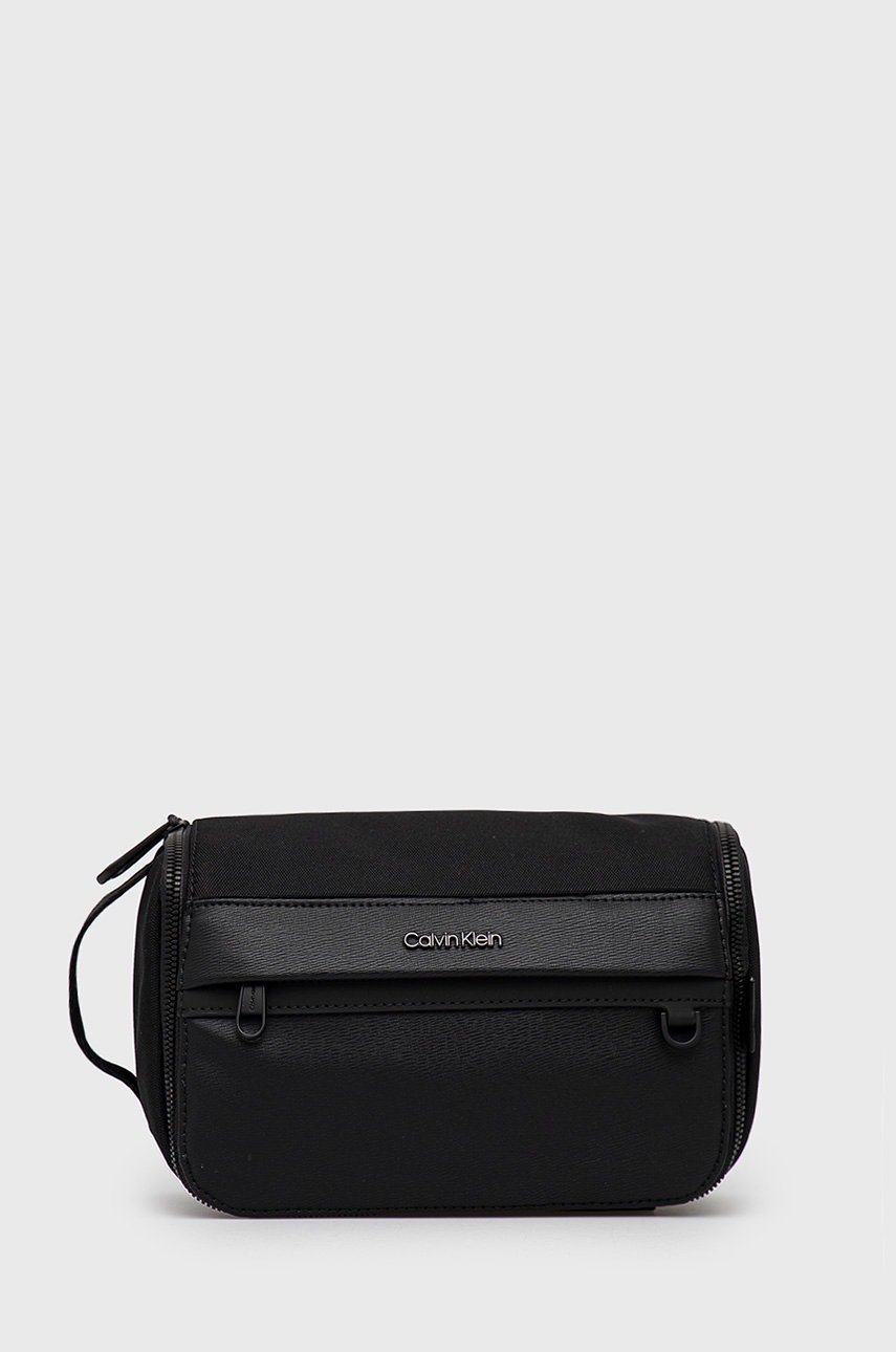 

Козметична чанта Calvin Klein в черно, Черен