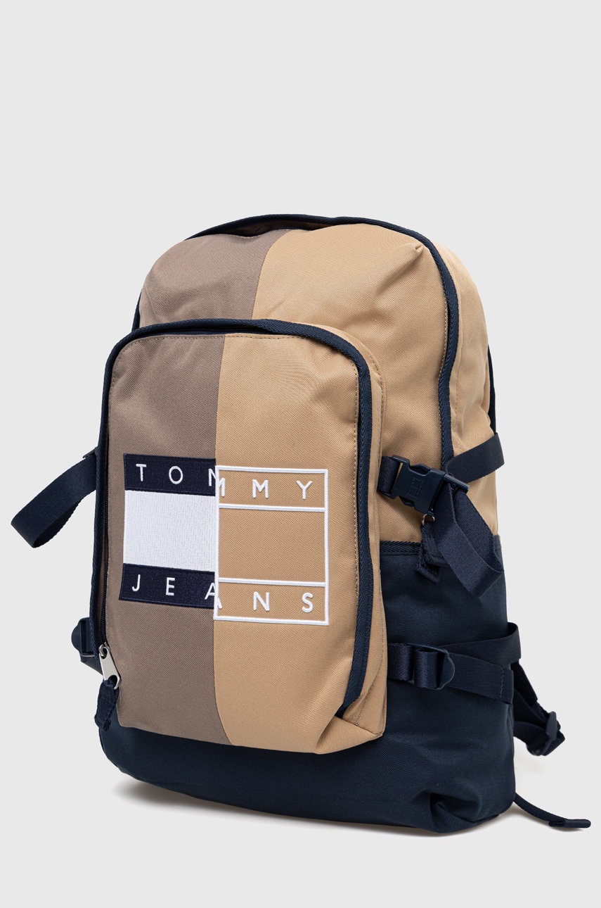 

Рюкзак Tommy Jeans мужской цвет коричневый большой с аппликацией