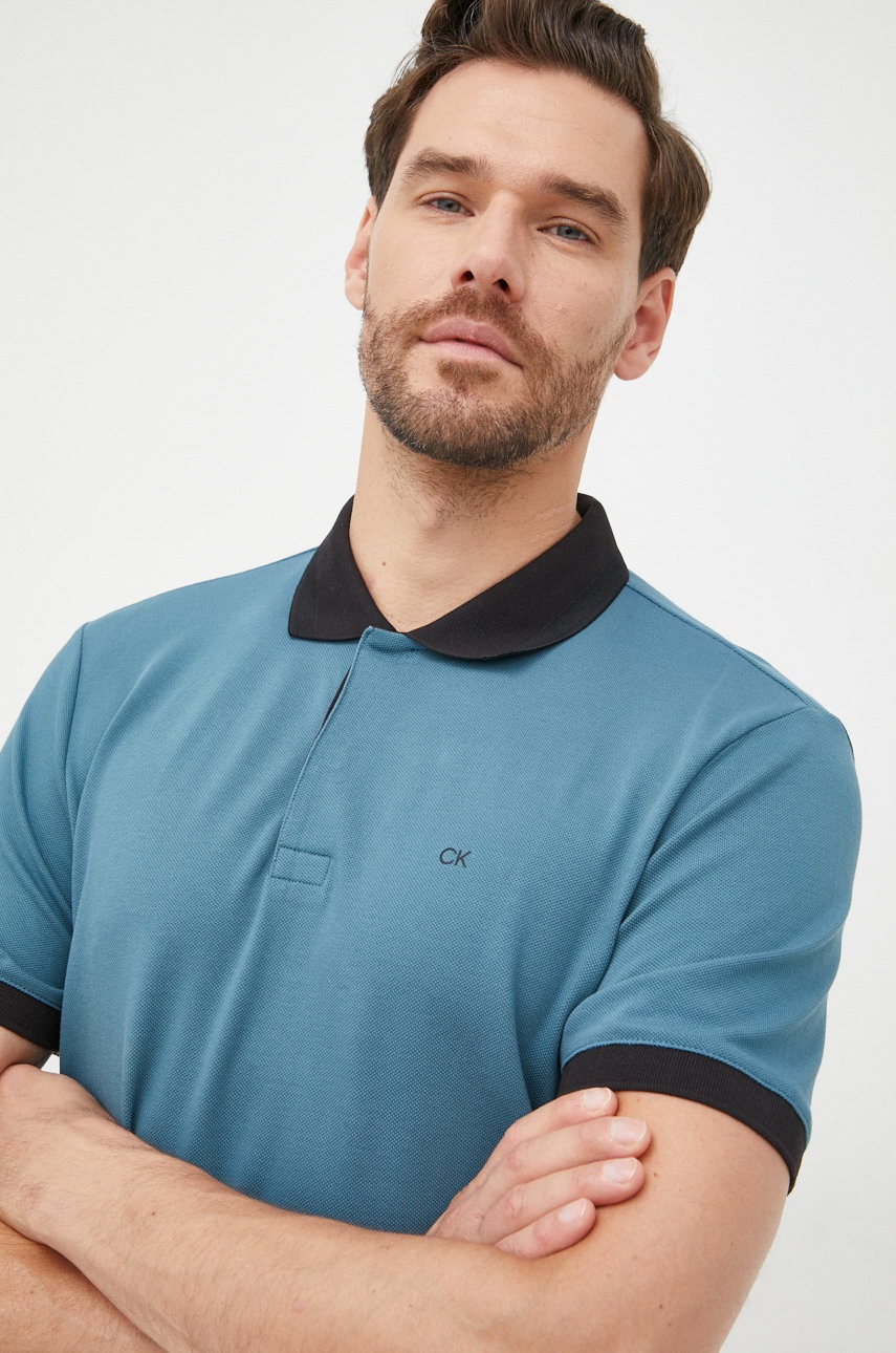 

Тениска с яка Calvin Klein с изчистен дизайн, Син