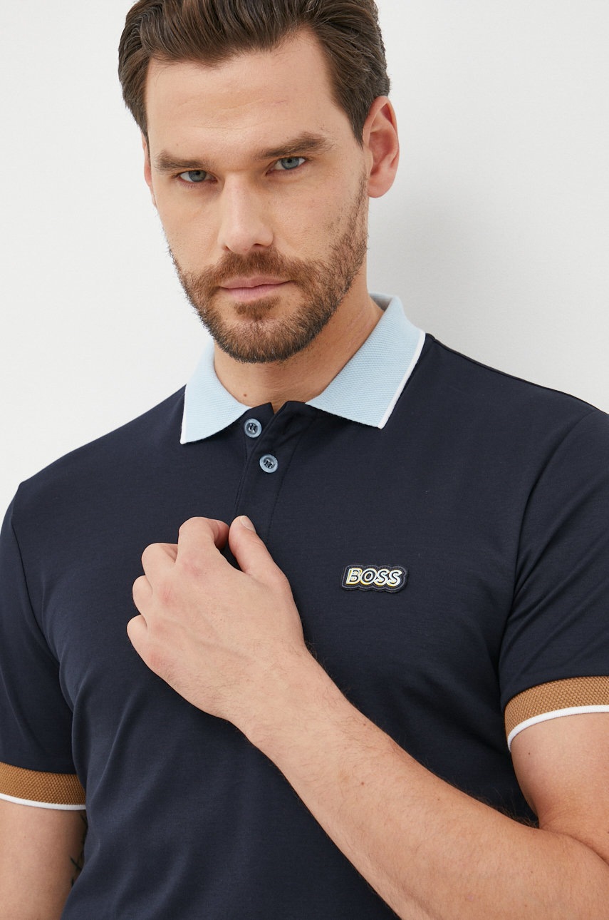 

Памучна тениска с яка BOSS Boss Athleisure в тъмносиньо с апликация, Тъмносин