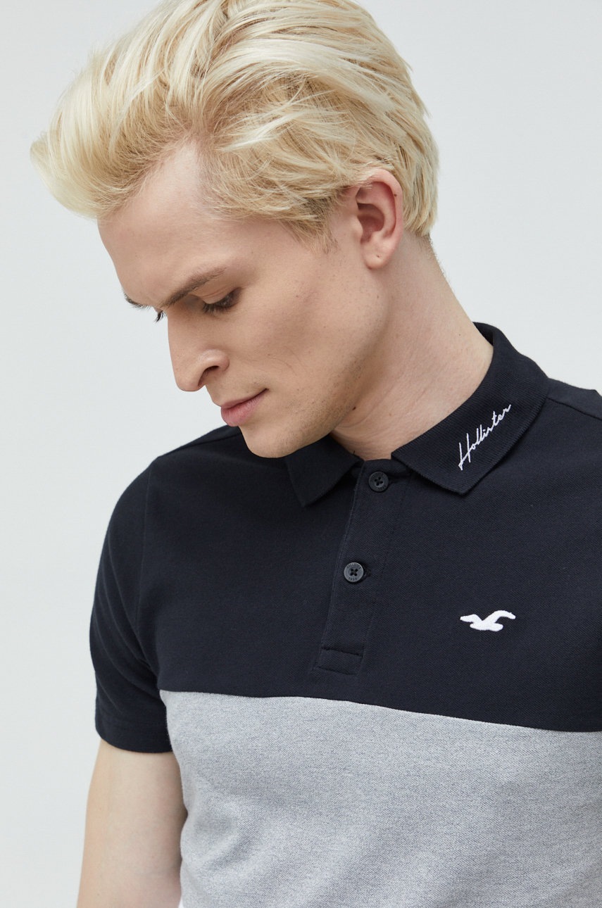 

Тениска с яка Hollister Co. в черно с изчистен дизайн, Черен