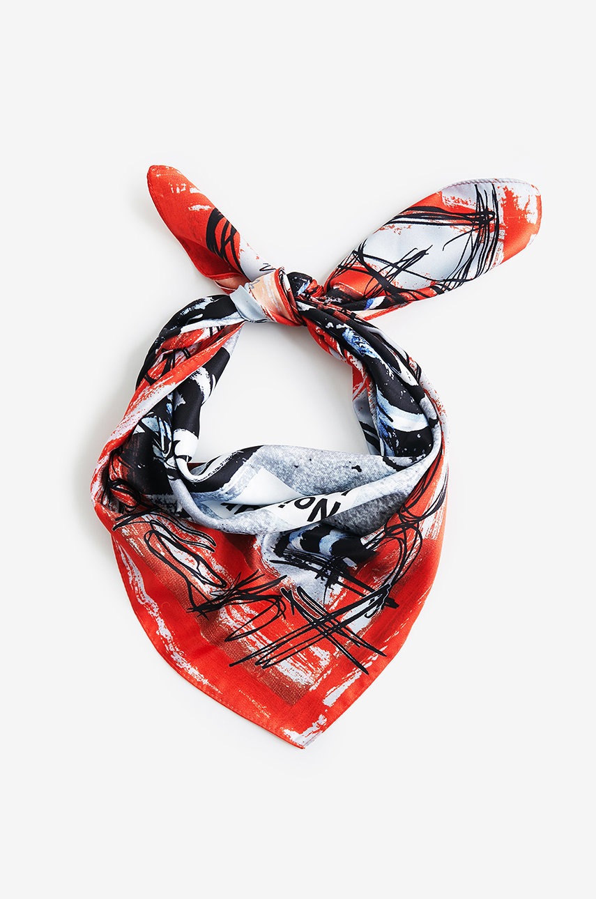 

Платок Desigual женская цвет красный узор
