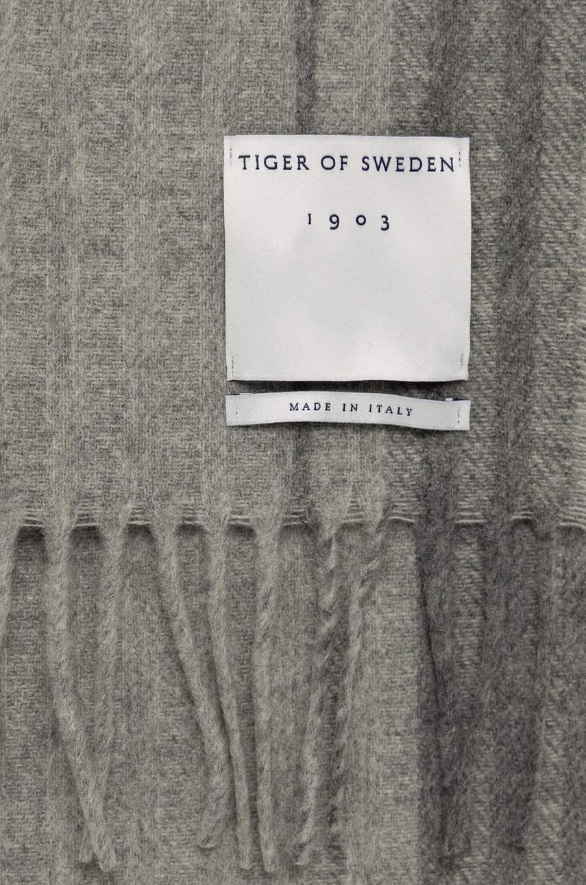 

Вовняний шарф Tiger Of Sweden колір сірий візерунок
