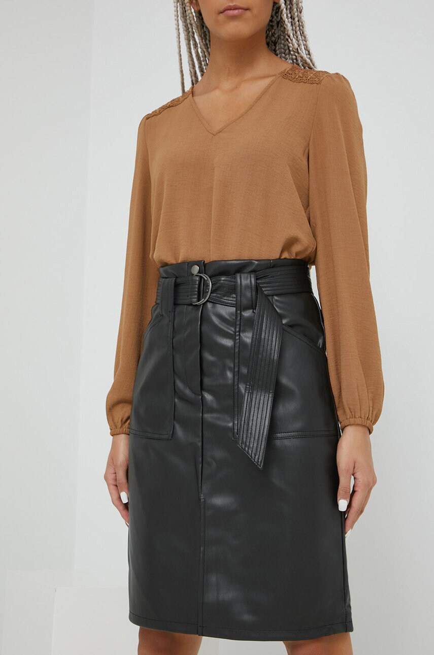 Vila fusta culoarea negru, mini, drept
